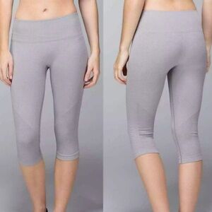 Lululemon In The Flow Crop II Leggings Grey Seamless‎ Women’s Size 6